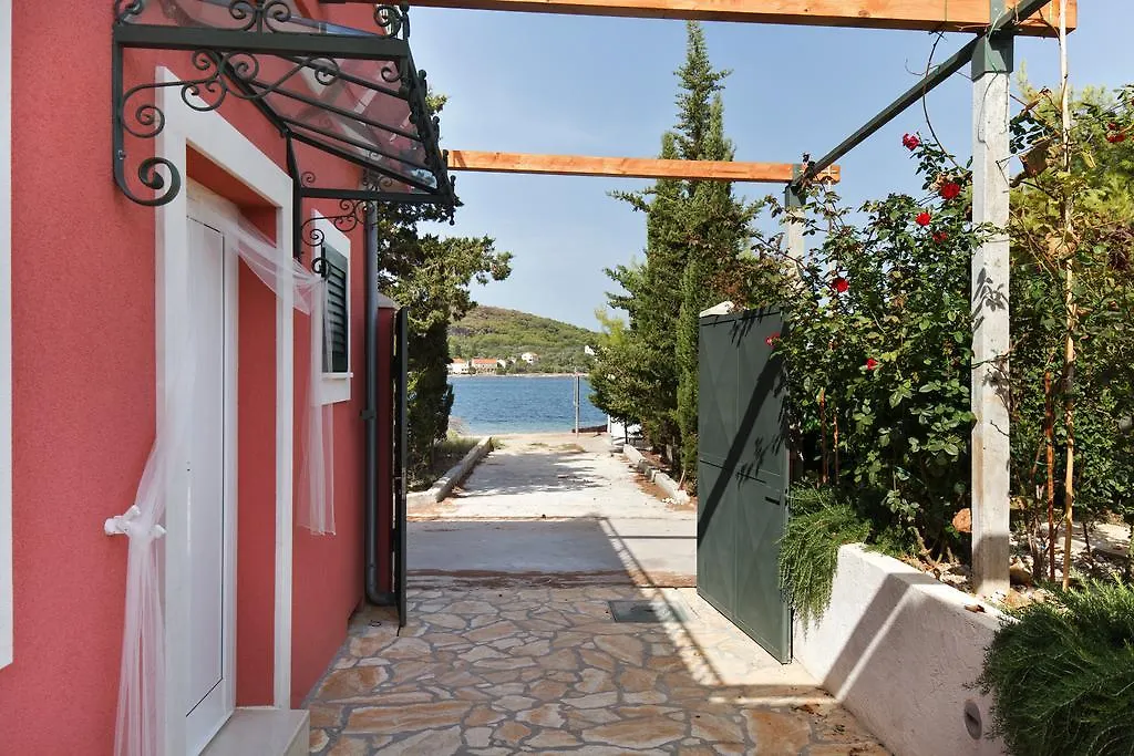 Villa Luna Sutomiscica Croácia